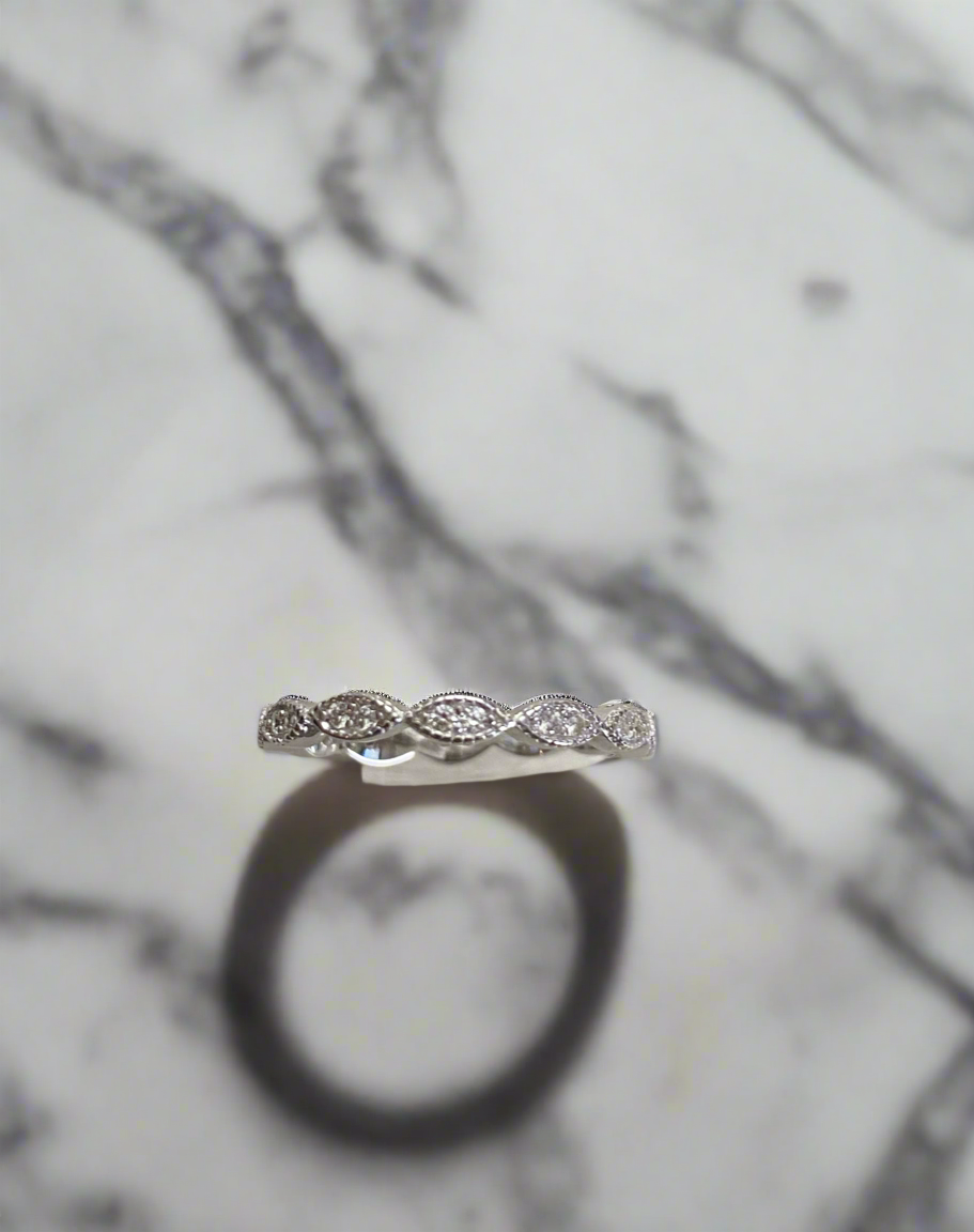 Scalloped Marquise Style Band
