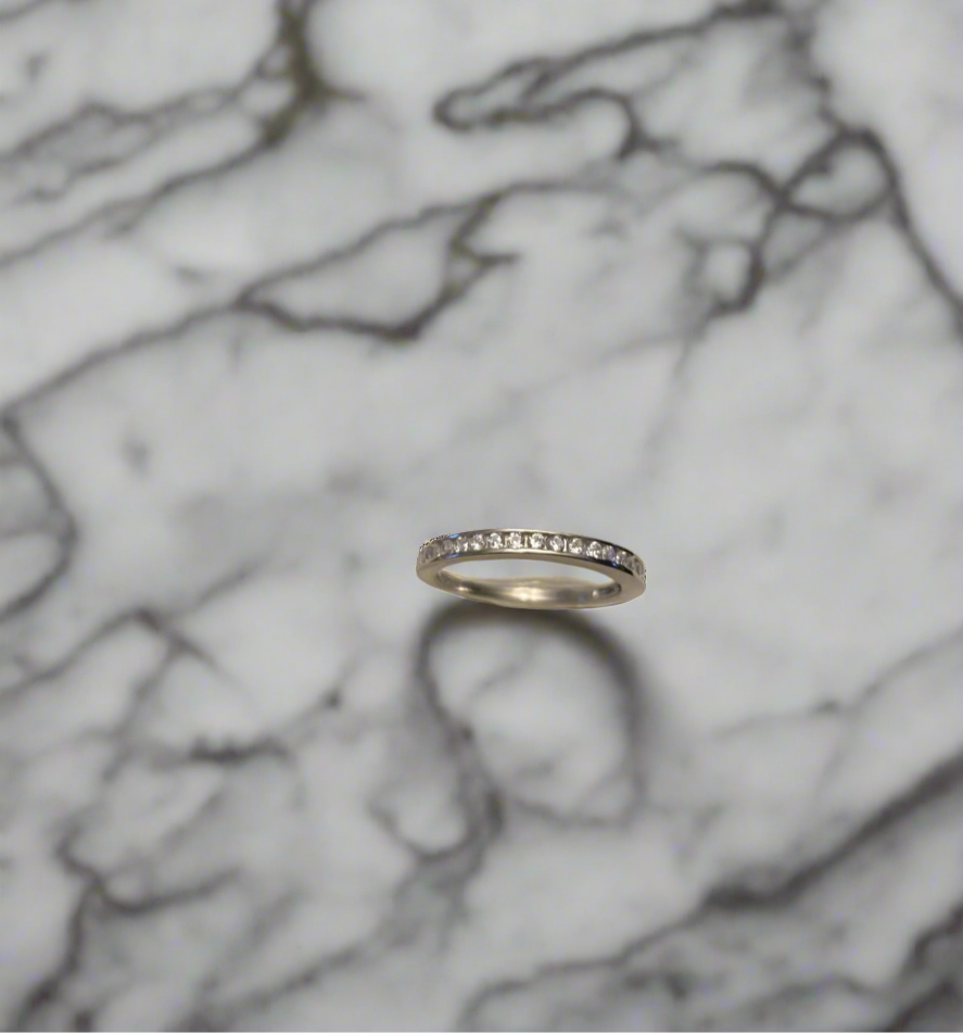 "Lumière" Semi-Eternity Channel Set Band