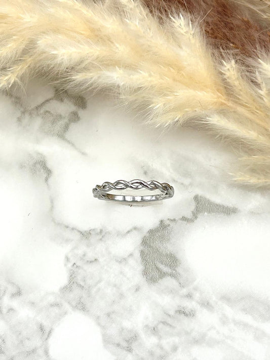 Half-Eternity Twist Band