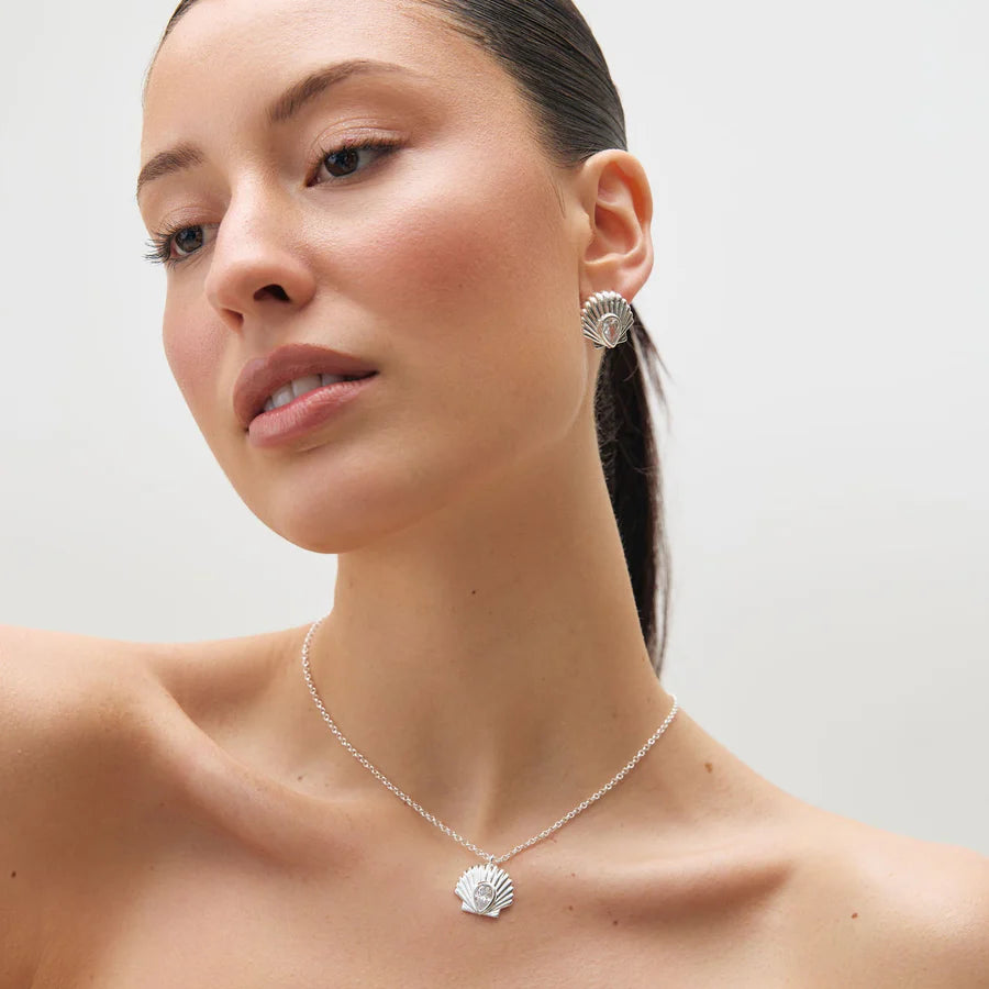 Seashells & Teardrop-Cut CZ pendant necklace