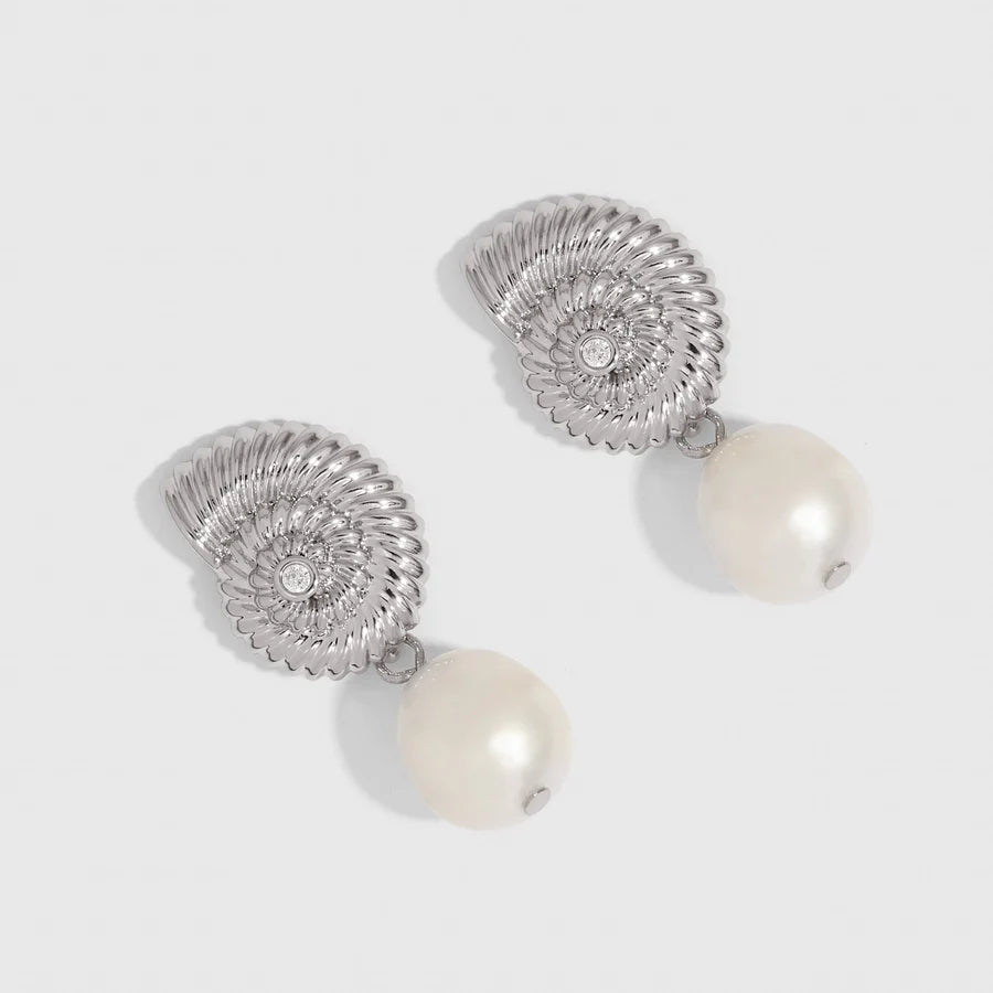 Seashells & Freshwater Pearl stud earrings