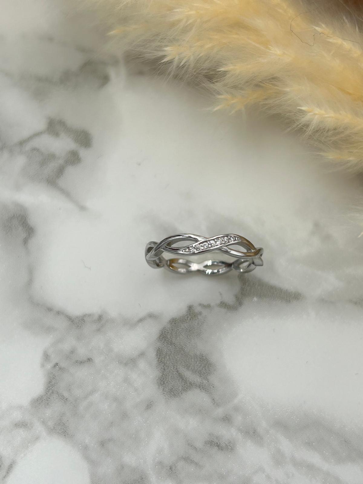 Twisted Infinity Band